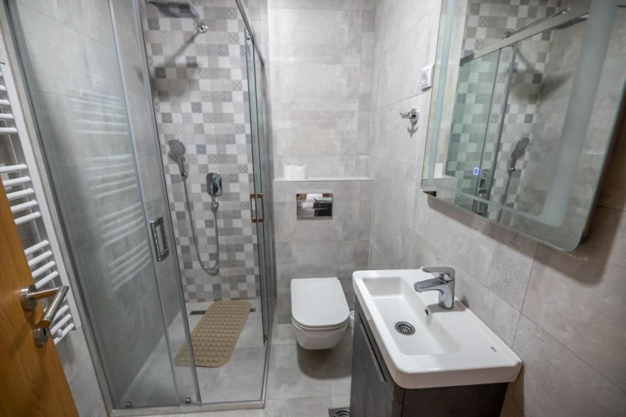 Luxury & Apartment *