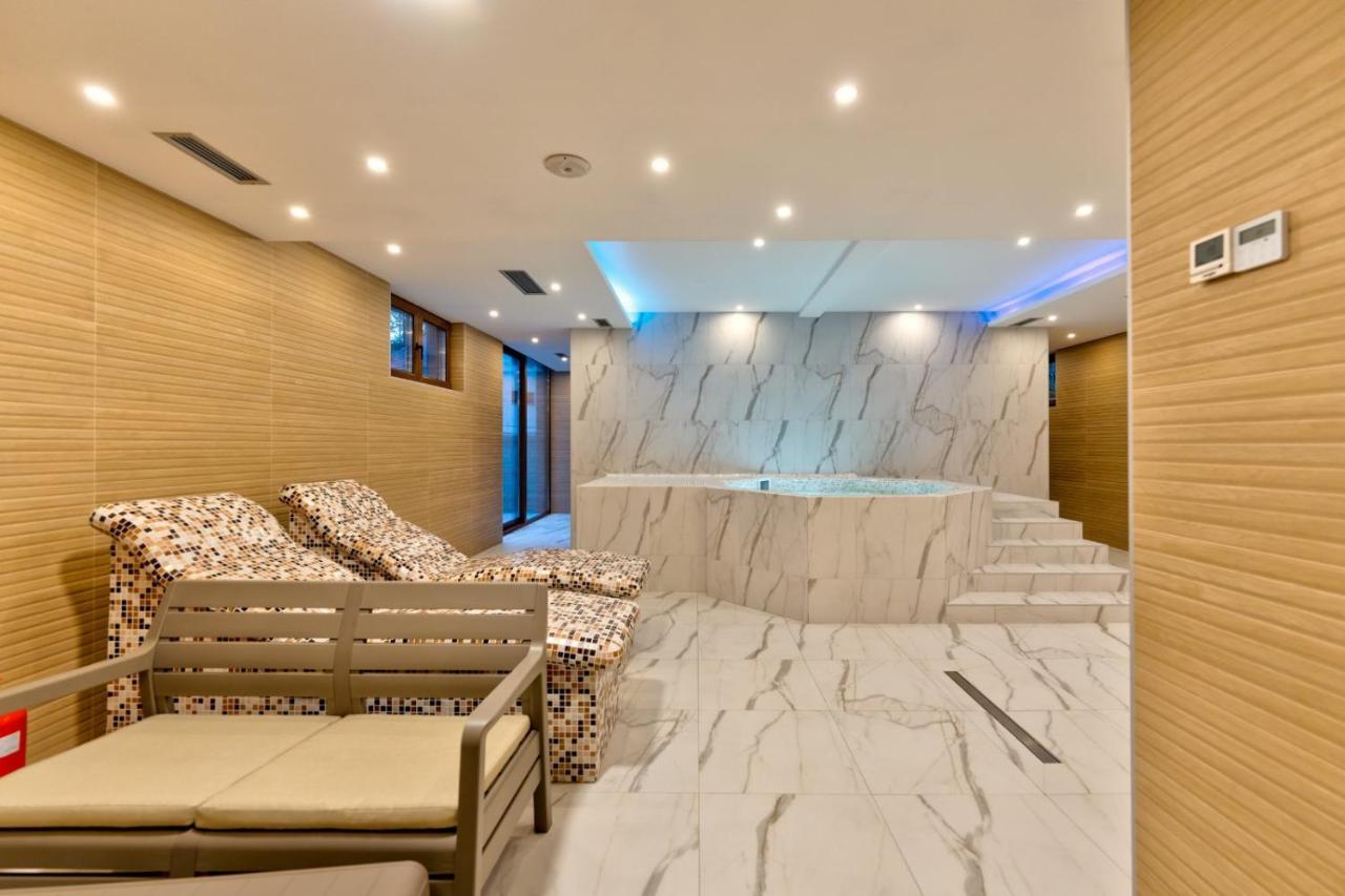 Luxury & Apartment *