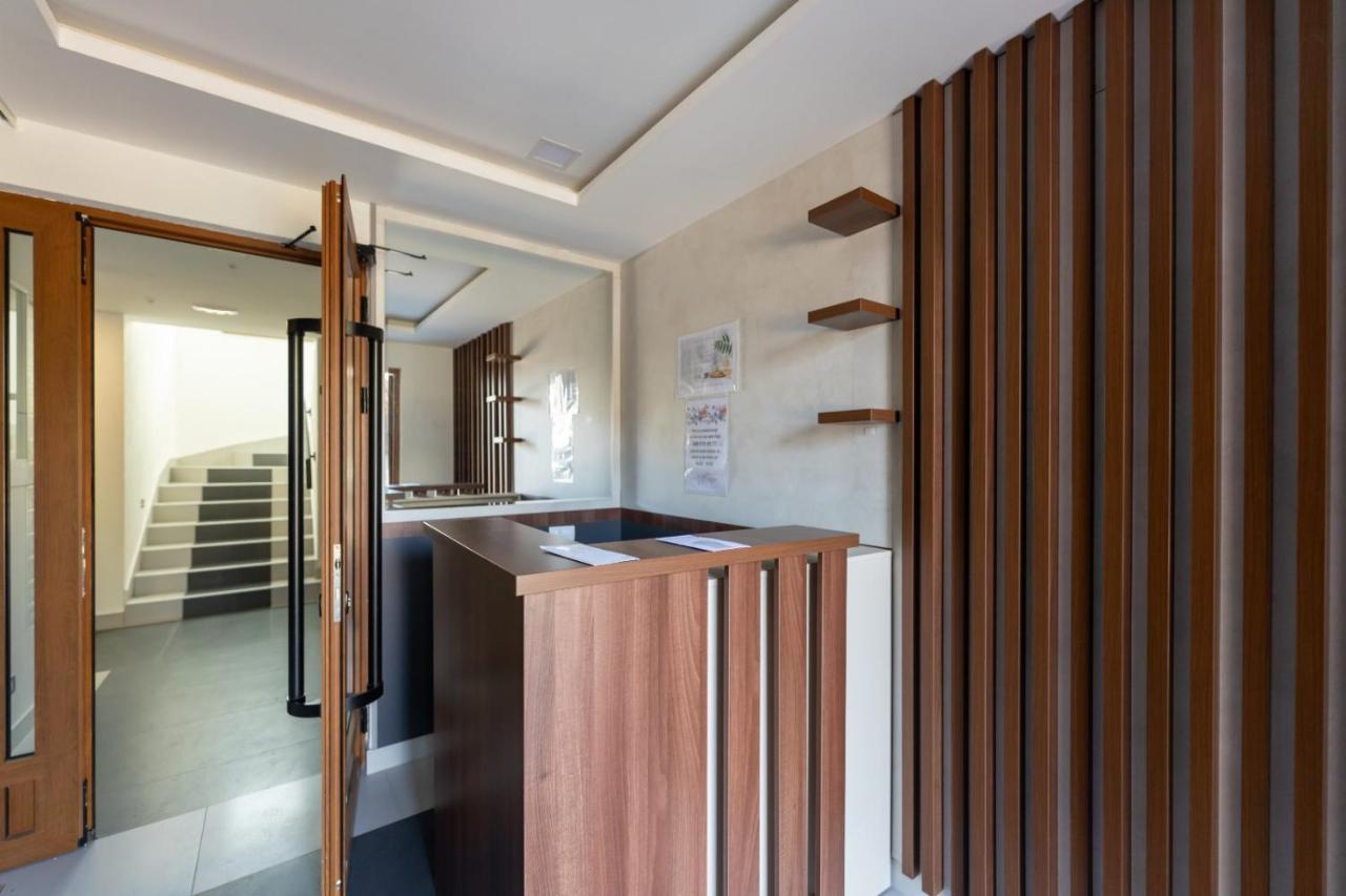 Luxury & Apartment *
